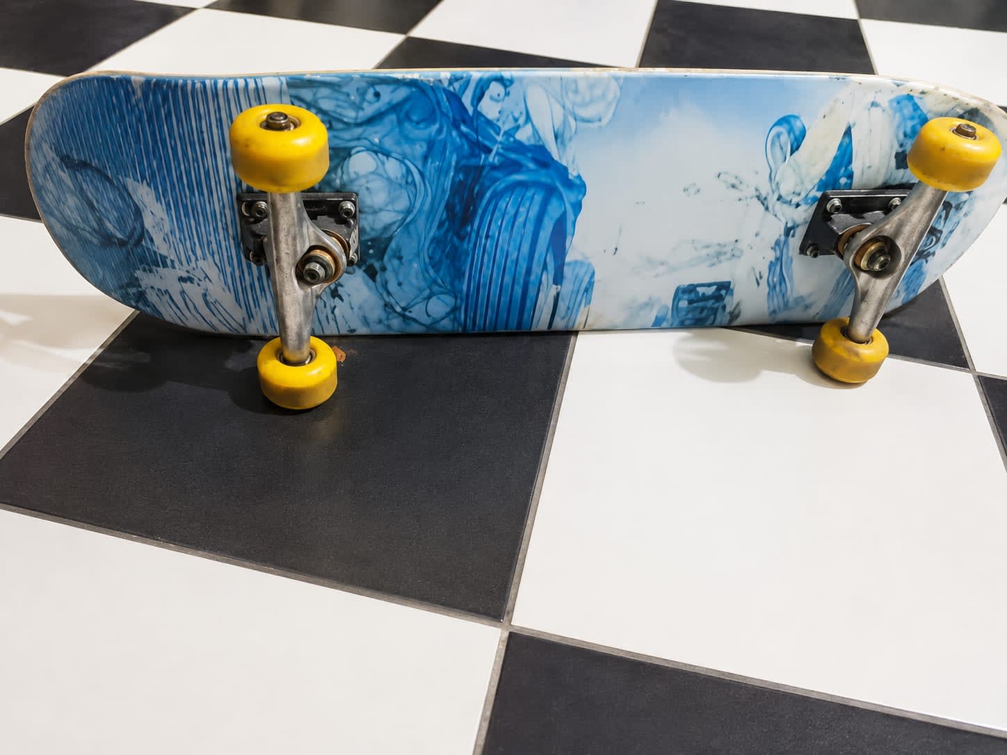 Skateboard Profesional en Buen Estado — imagen 4