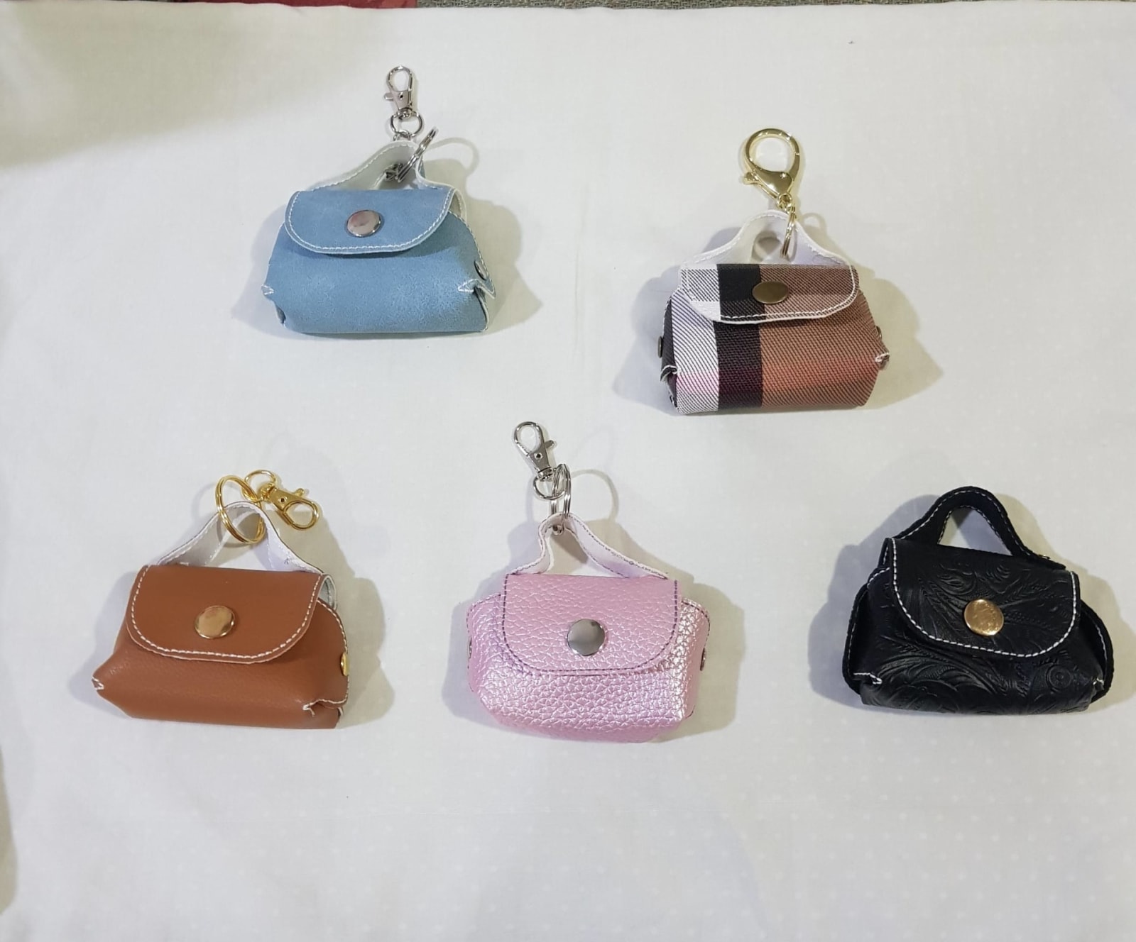 Llavero Mini Cartera Celeste — imagen 2