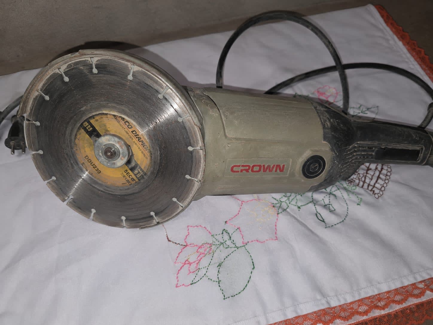 Amoladora Crown Grande con Disco