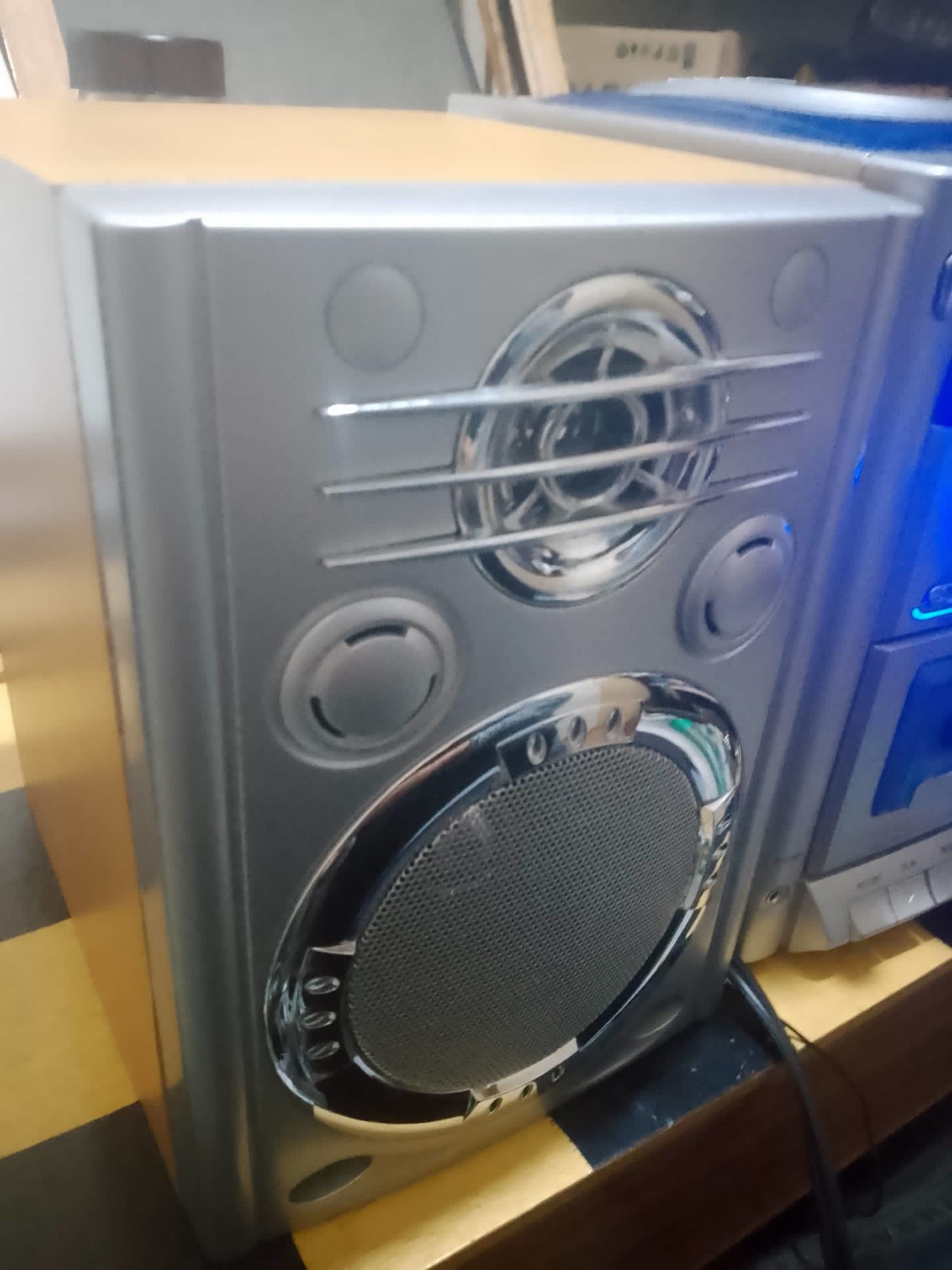 Mini Componente con Karaoke y Parlantes — imagen 3