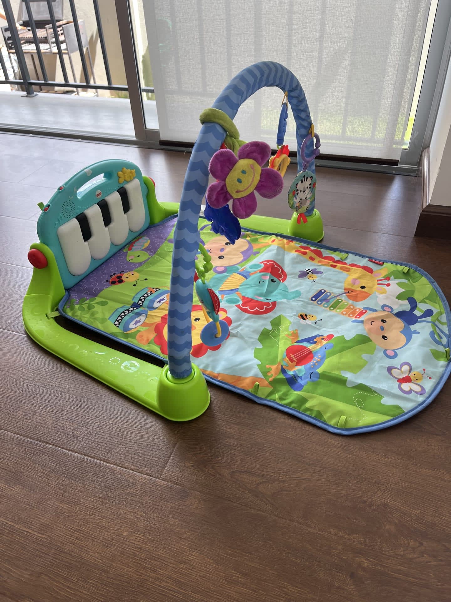 Gimnasio Musical Fisher-Price Pataditas