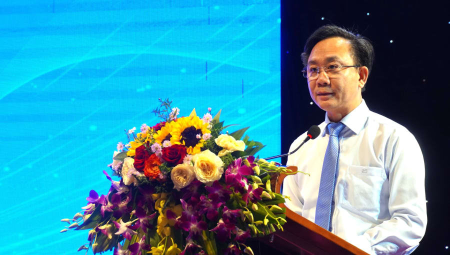 &nbsp;Đồng ch&iacute; Ho&agrave;ng Xu&acirc;n T&acirc;n, Ph&oacute; Chủ tịch UBND tỉnh ph&aacute;t biểu tại Đại hội - Ảnh: N.M