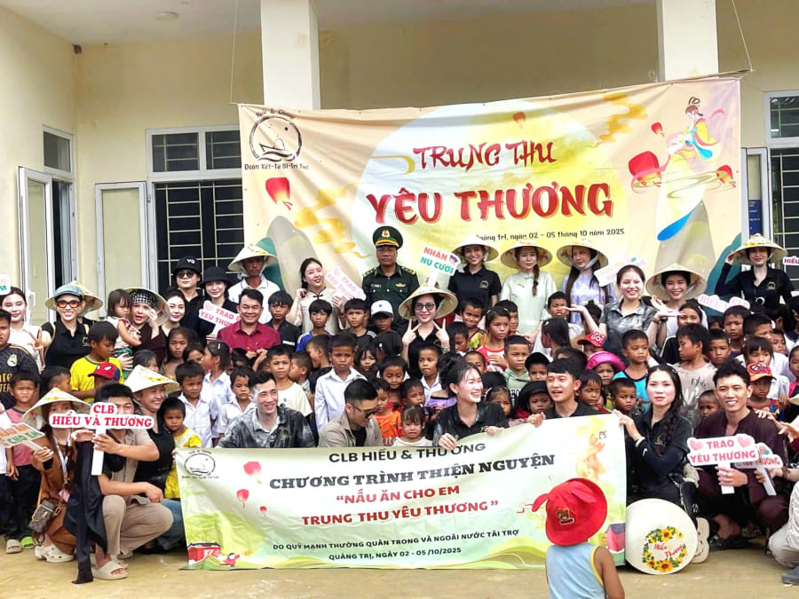 Chương trình giúp các em có một mùa Trung thu trọn vẹn hơn - Ảnh: M.L