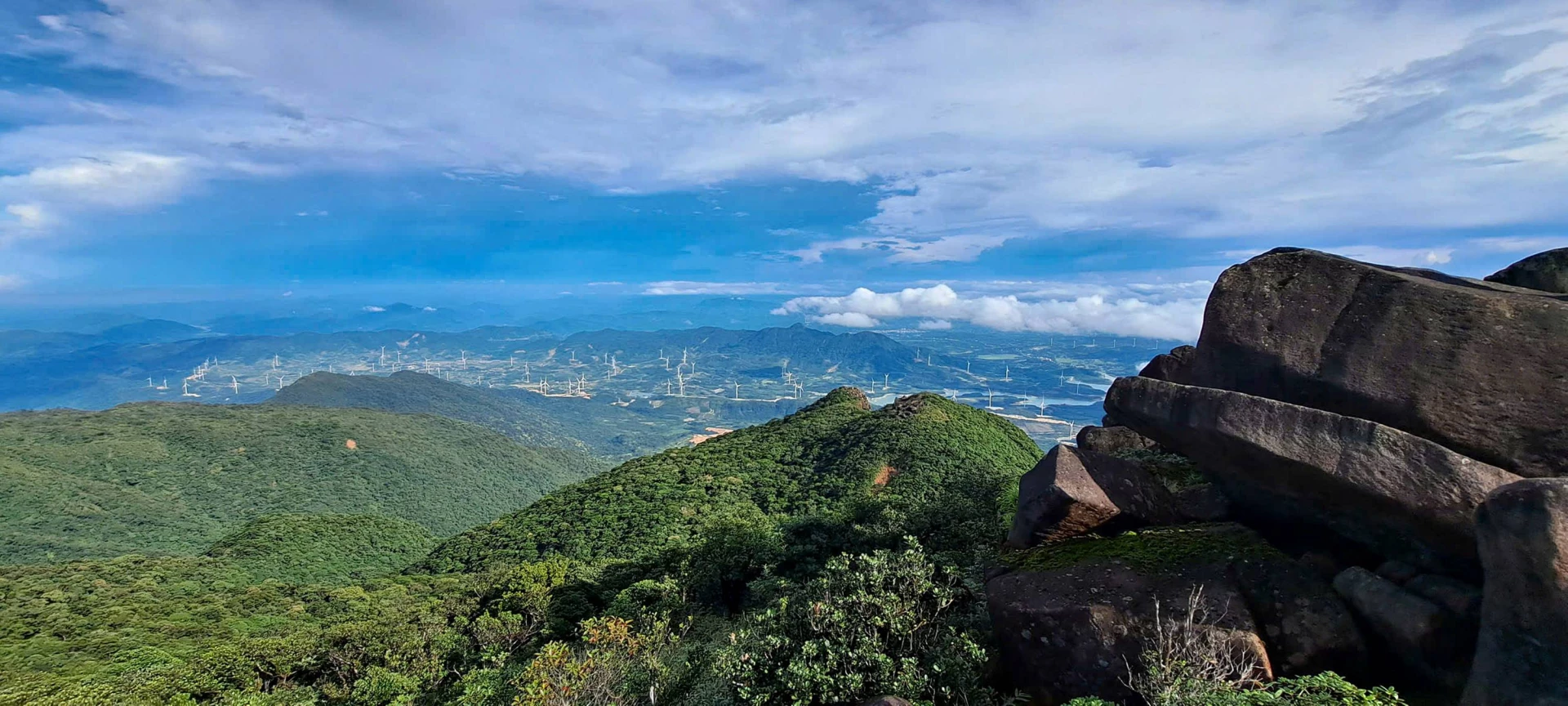 Khai th&aacute;c thử nghiệm sản phẩm du lịch sinh th&aacute;i &ldquo;Trekking đỉnh Pa Thi&ecirc;n-Voi Mẹp, chinh phục n&oacute;c nh&agrave; Quảng Trị