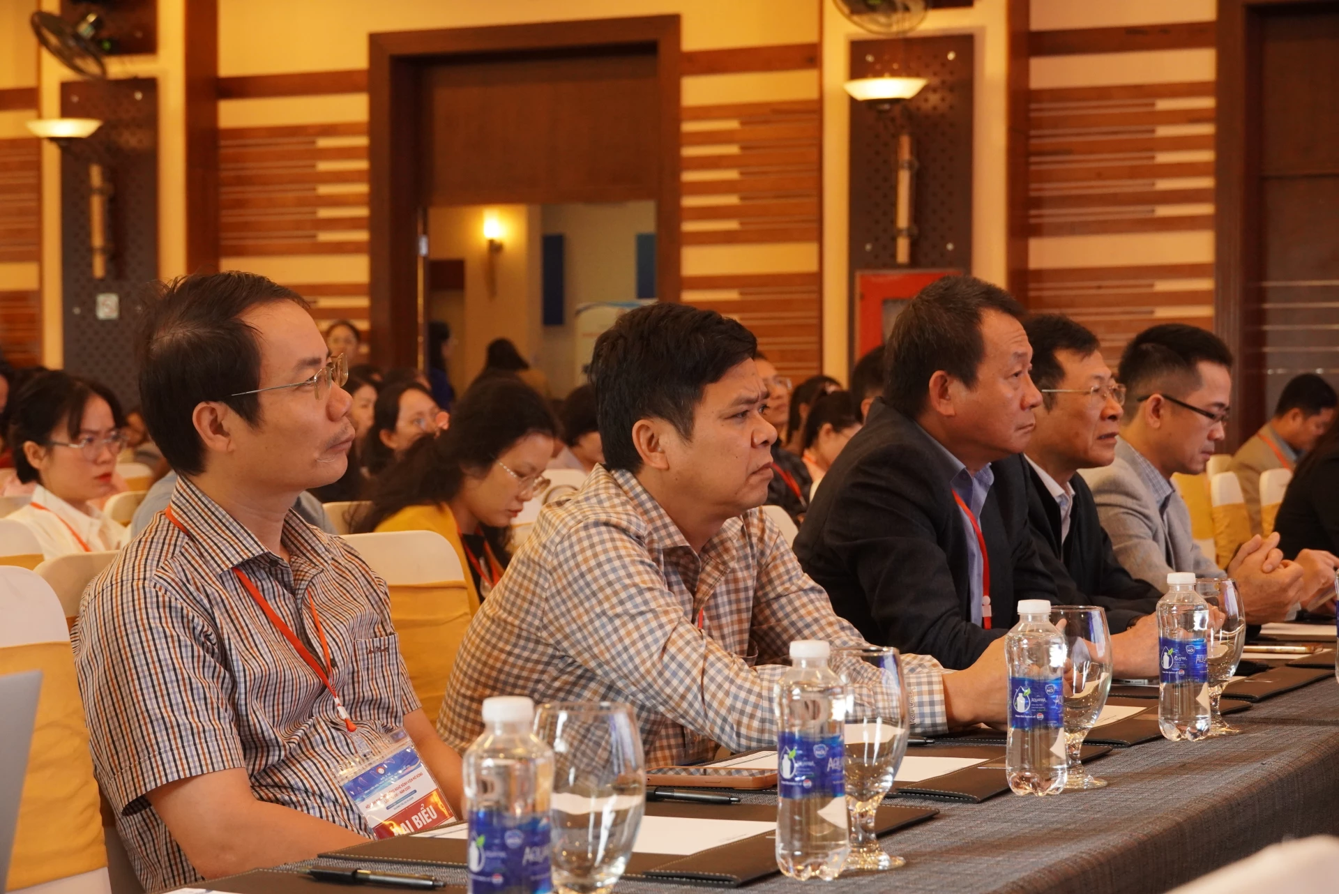 Các đại biểu tham dự hội nghị - Ảnh: H.L