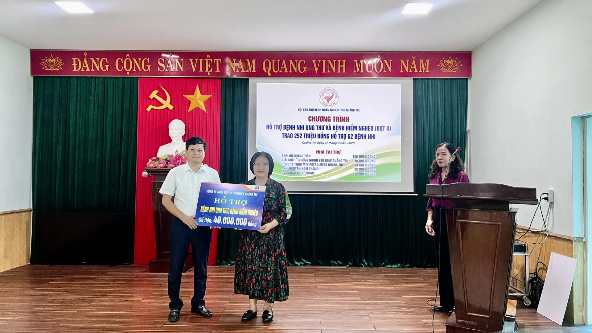 C&ocirc;ng ty TNHH MTV Petrolimex Quảng Trị hỗ trợ c&aacute;c bệnh nhi ung thư v&agrave; bệnh hiểm ngh&egrave;o