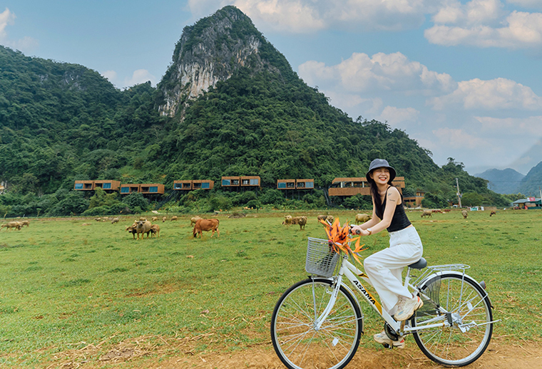 Khai thác giá trị văn hóa mang đến tính bền vững cho du lịch sinh thái. Ảnh: Oxalis