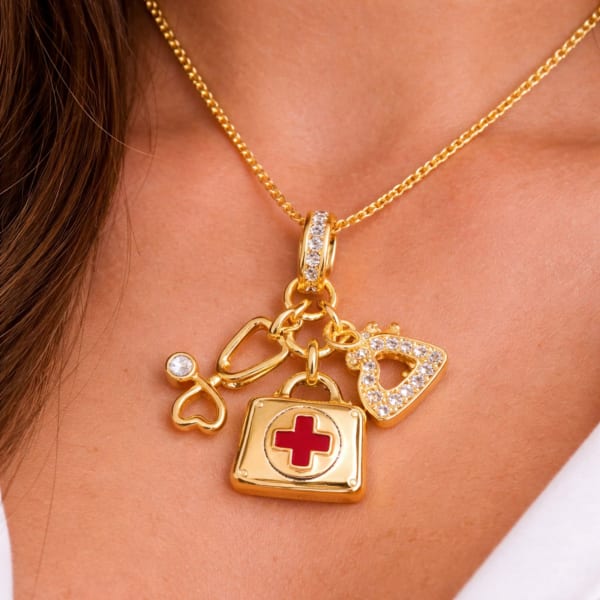 ✨ Collar Vocación Médica Gold