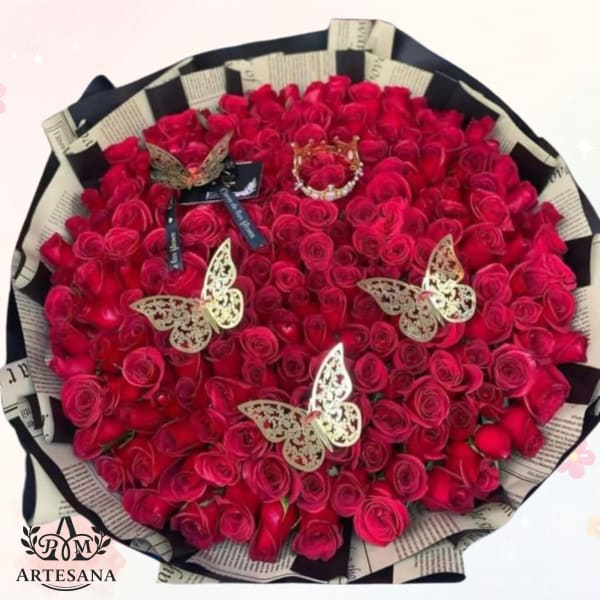 👑 Ramo Buchón "Corona de Rosas"