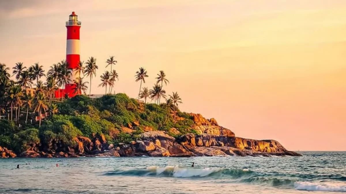 Complete Kerala: Hill Stations, Backwaters & Beaches 4
