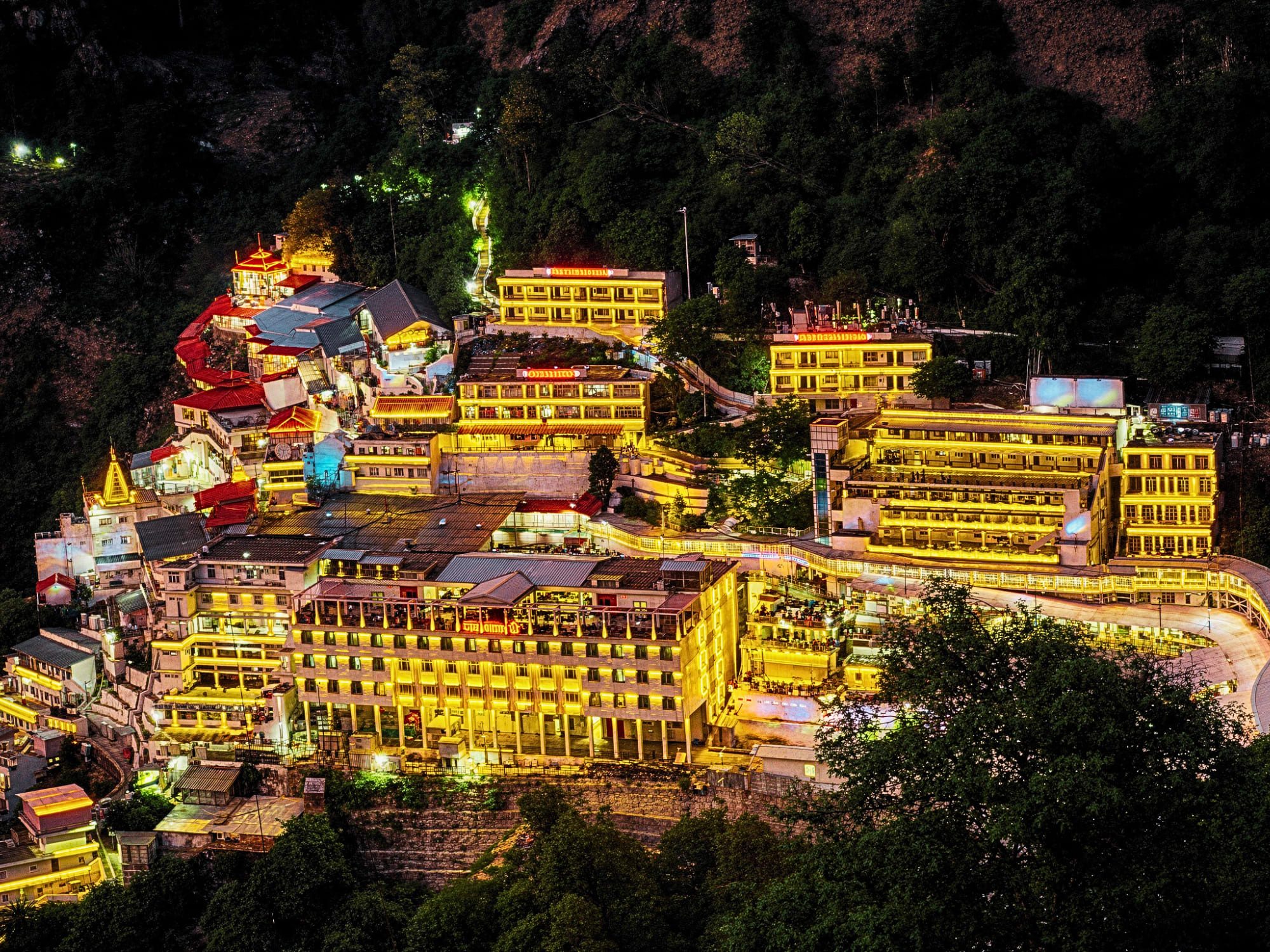 Vaishno Devi Yatra - Mata ka Darbar 2
