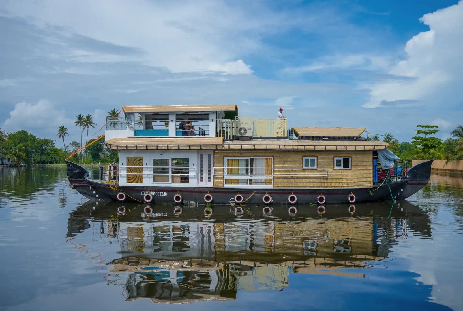 Enchanting Kerala Honeymoon - Suryanelli, Munnar, Alleppey Houseboat, Kovalam & Kanyakumari 8