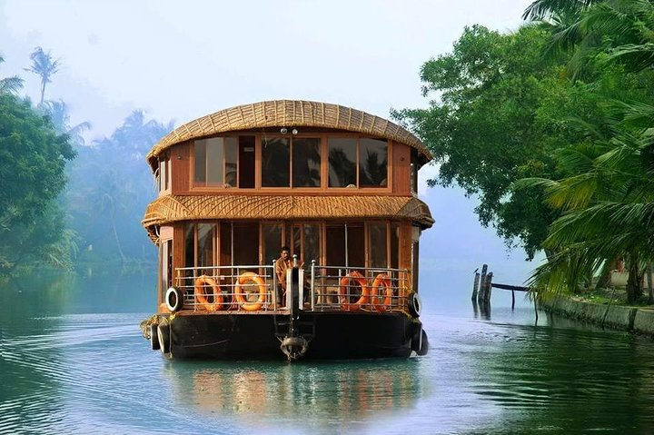 Alleppey Backwaters: 2 Nights / 3 Days Houseboat Cruise 3