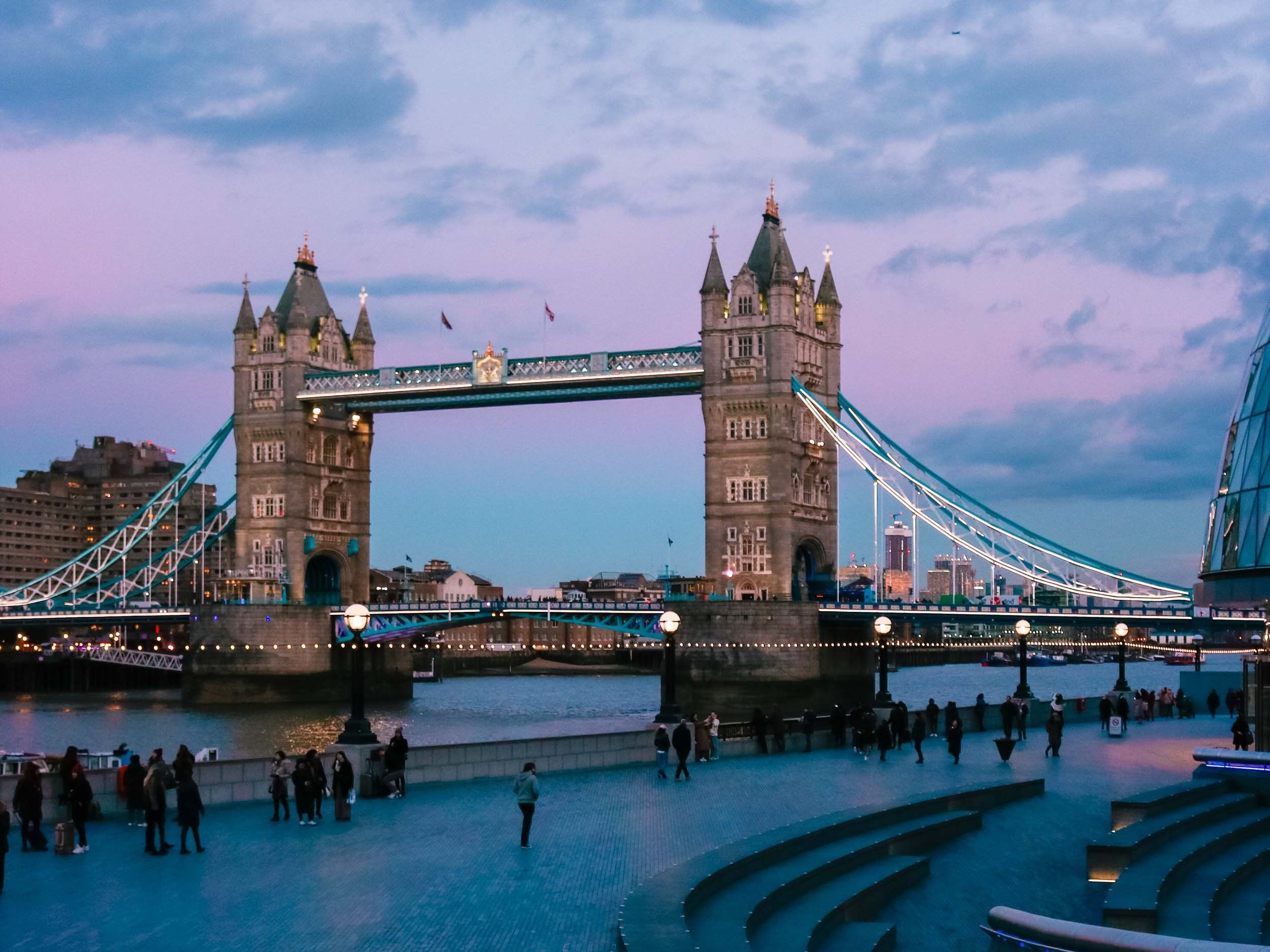 Big Ben, Bigger Adventures: Exploring London with AI Travel