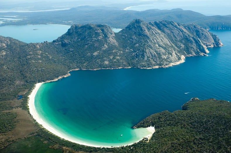 Discover Top 5 Coastal Escapes in Tasmania with AI Travel