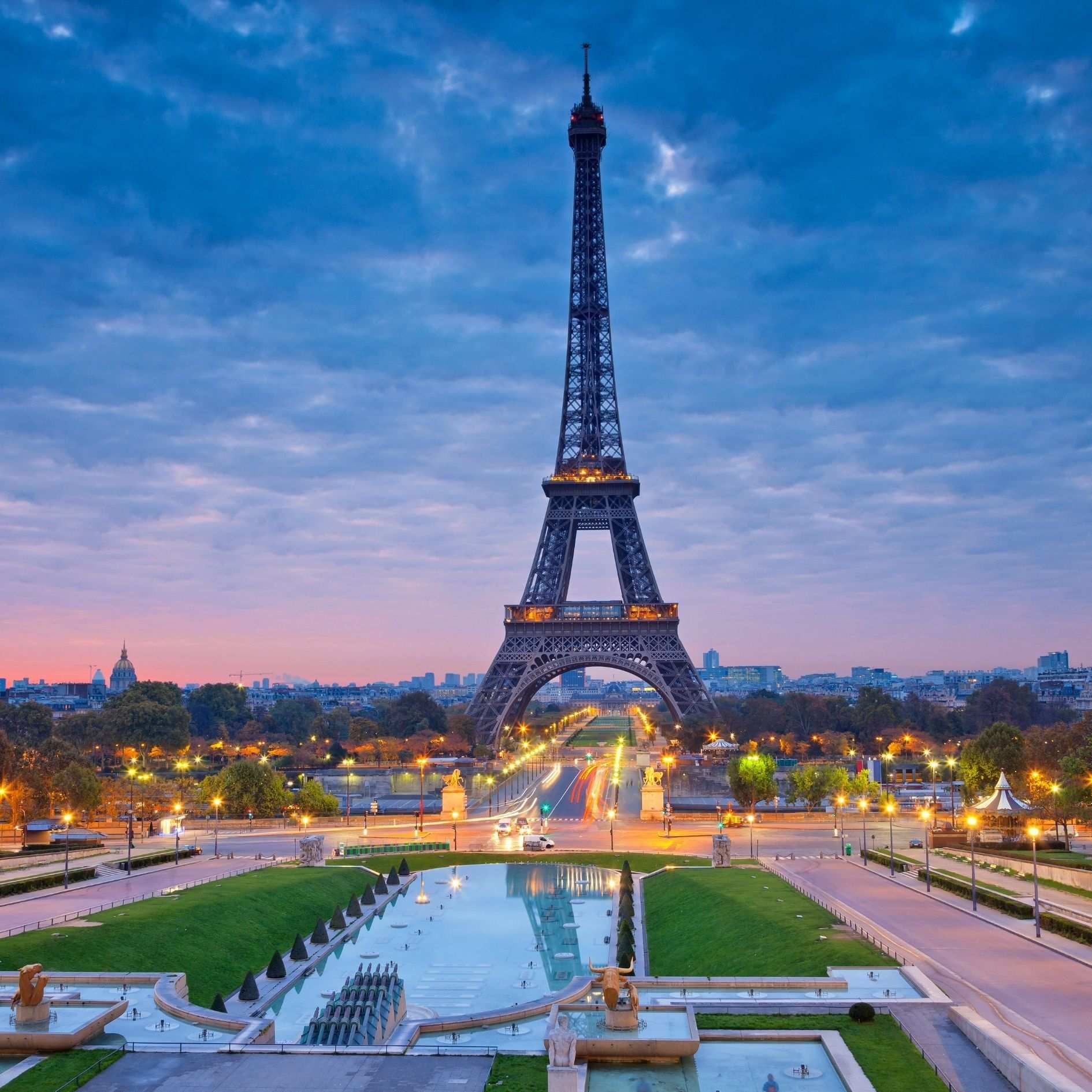 Your Ultimate Solo Travel Guide to Paris | Booked AI