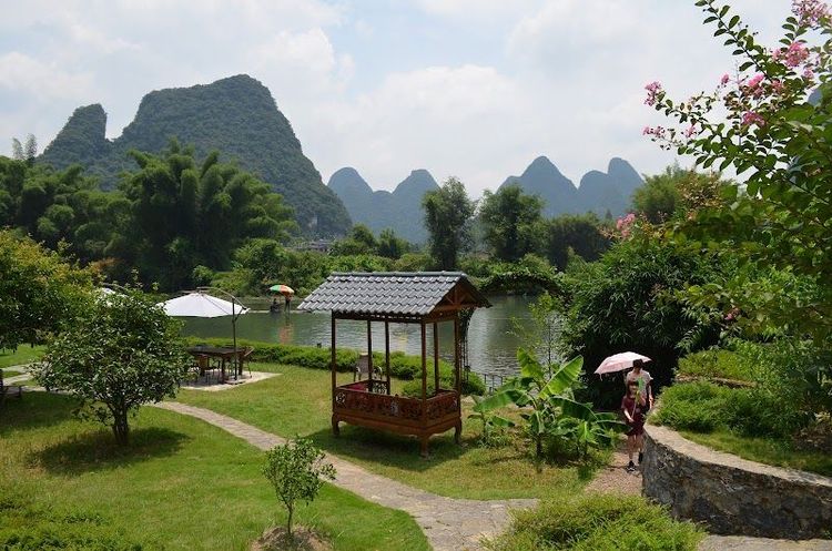 Yangshuo Mountain Retreat