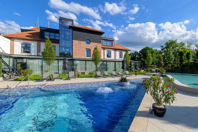 Bordu Wellness Hotel Superior es Szonyegmuzeum Bekesszentandras