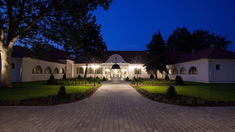 Hercegasszony Hotel Mezotur - Mezőtúr - Hungary
