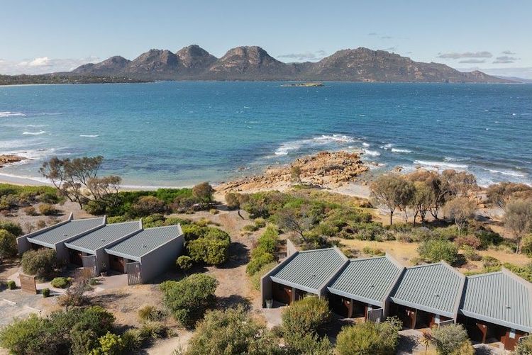 Edge of the Bay, Coles Bay - Coles Bay - Australia