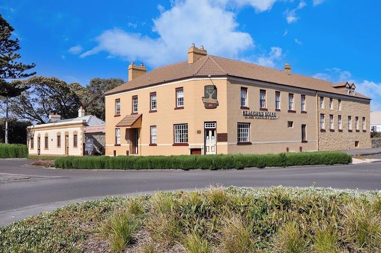 Seacombe House Motor Inn