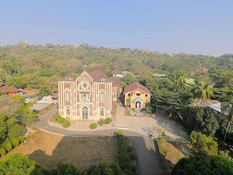 Royal Mawlamyine Hotel - Mawlamyine - Myanmar (Burma)