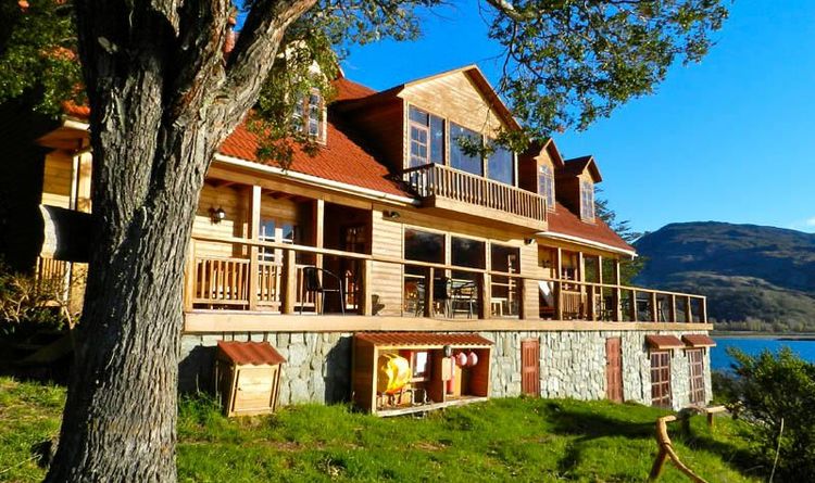 Terra Luna Lodge - Puerto Guadal - Chile