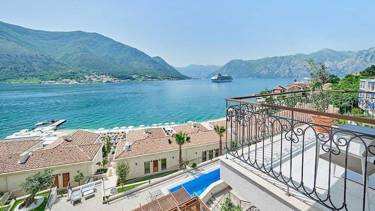 HUMA Kotor Bay Hotel and Villas - Dobrota - Montenegro
