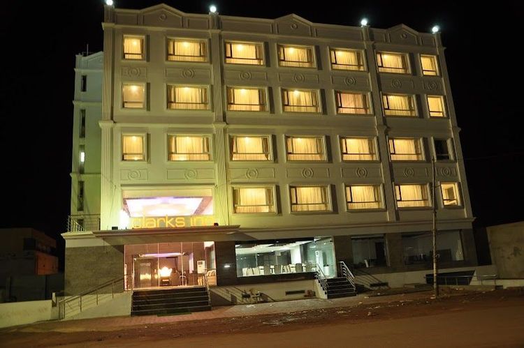 Clarks Inn Badami Pattadakal