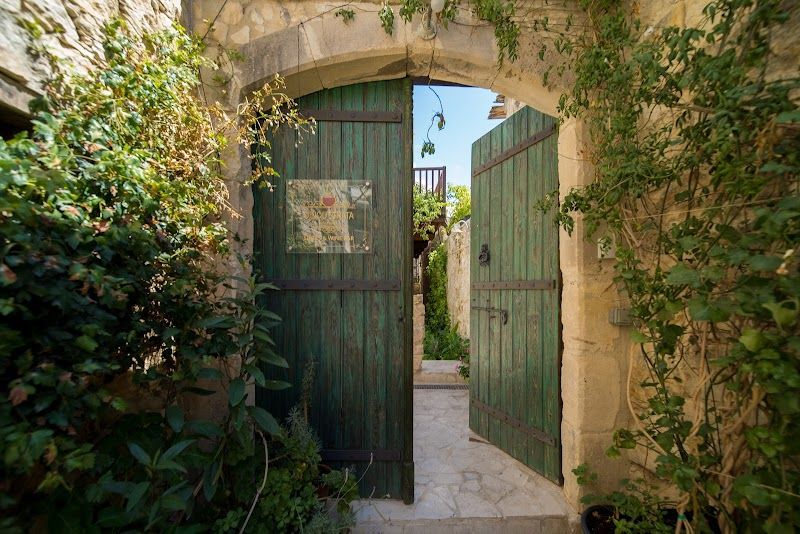 Oinou Strata Luxury Agrotourism Suites Wine Bar Troodos