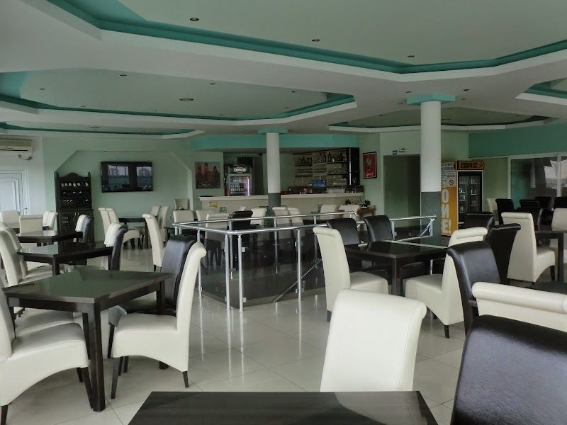Hotel Piano & Lounge Bar
