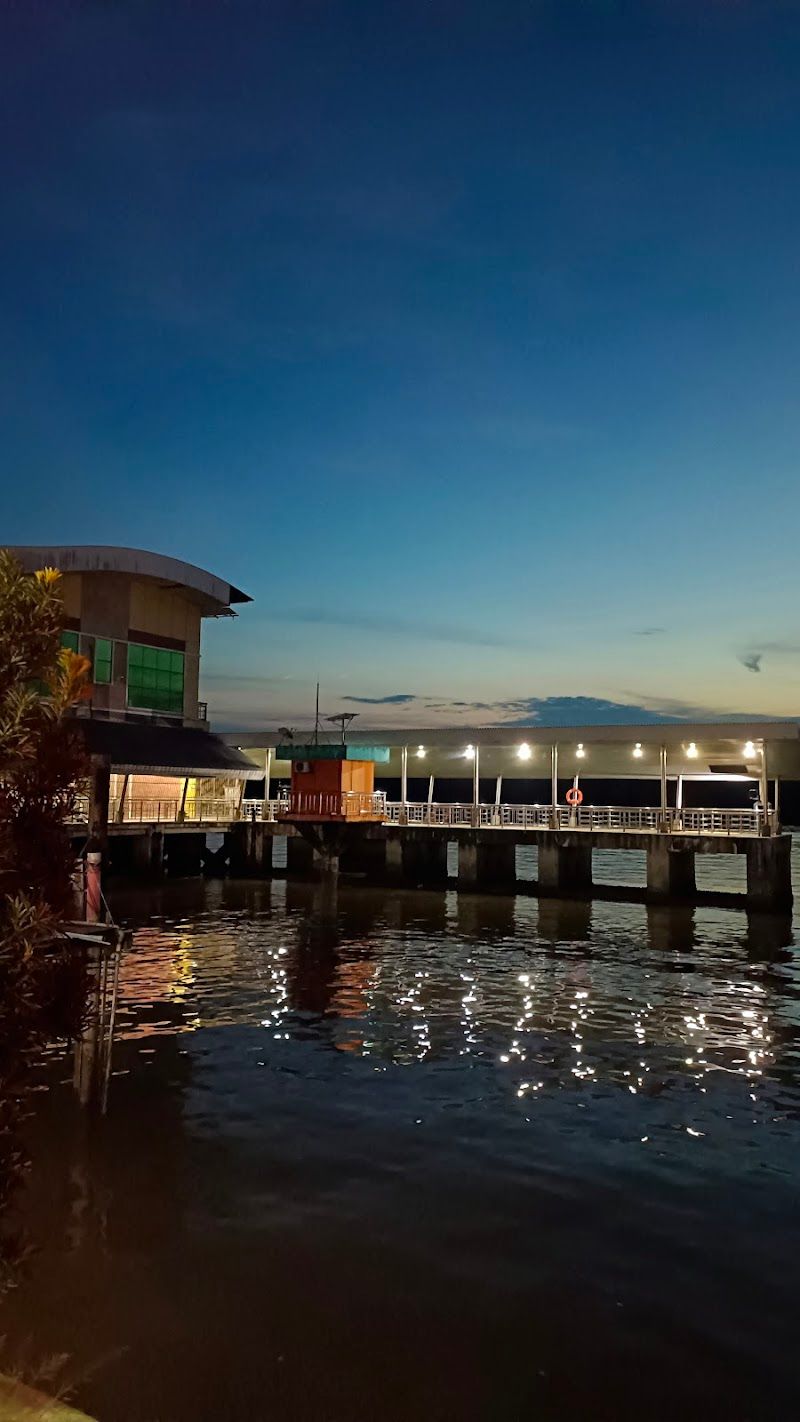 OYO 89915 East Mount Hotel