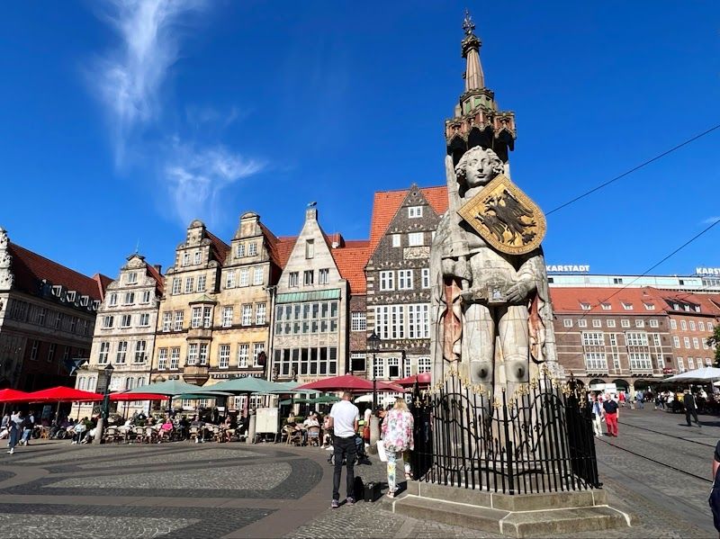 Visit the historic Bremen Roland Statue and Town Hall