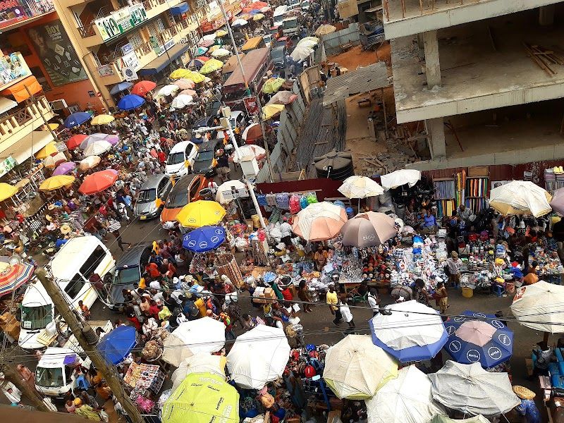 Shop and dine at Makola Market