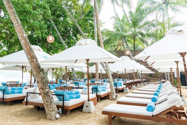 Relax at Unawatuna Beach - Galle - Sri Lanka