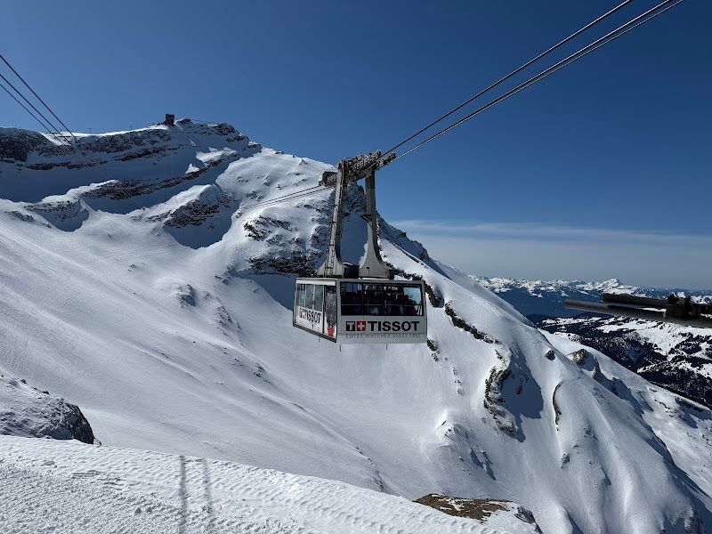 Exploring Glacier 3000