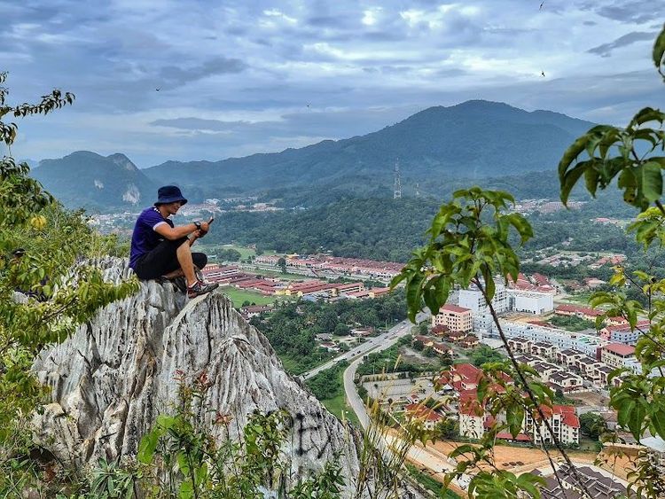 Climb Bukit Gua Musang - Gua Musang - Malaysia