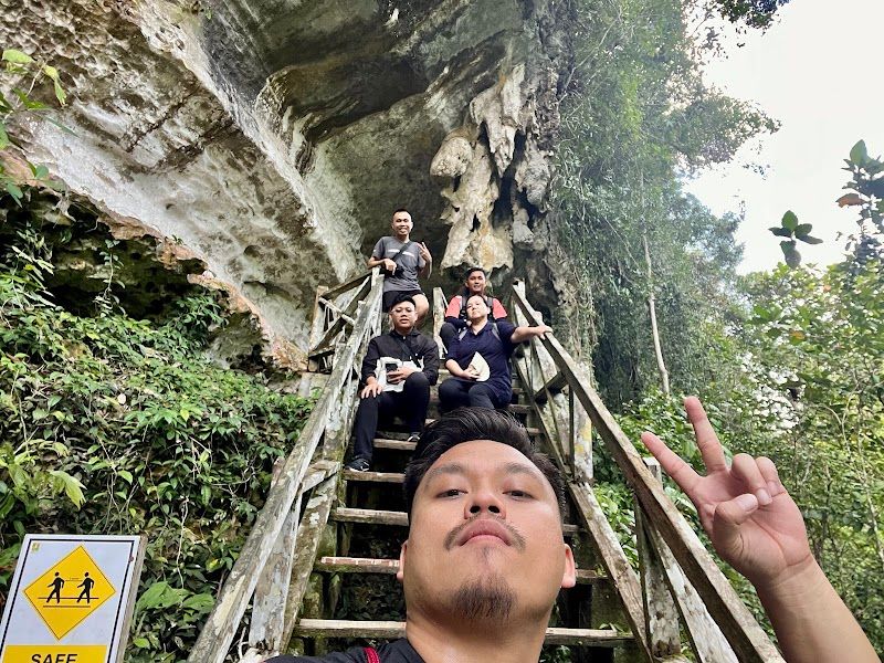 Explore Niah Caves National Park