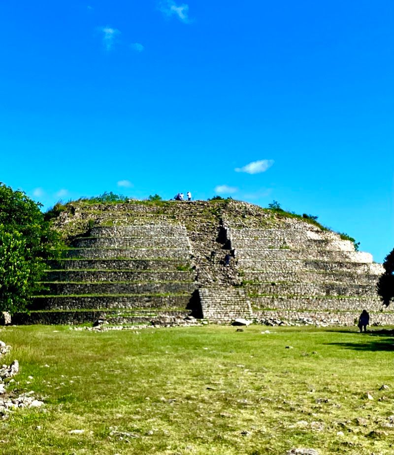 Climb the Kinich Kakmó Pyramid