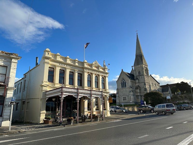 Explore the Victorian Precinct