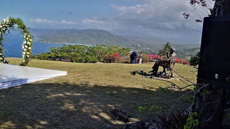 Visit Firefly Estate