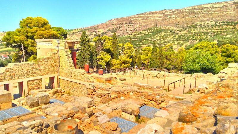 Explore the Palace of Knossos