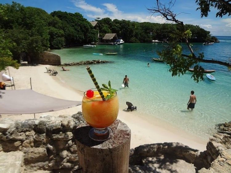 Take a Day Trip to the Rosario Islands - Cartagena - Colombia