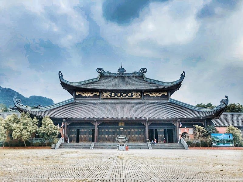 Visit Bai Dinh Pagoda