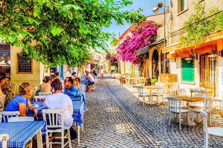 Explore Alacati's Charming Stone Streets and Boutiques