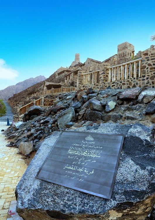 Relax on Al Aqah Beach - Fujairah - United Arab Emirates