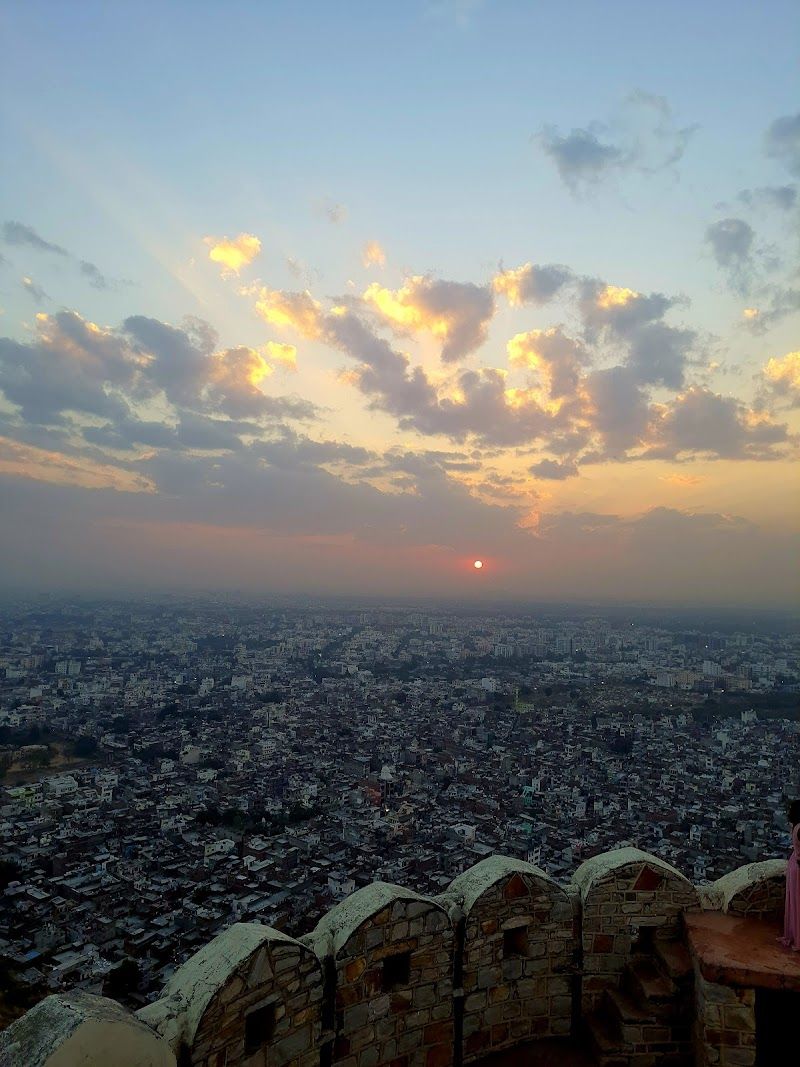 Watch the Sunset at Nahargarh Fort