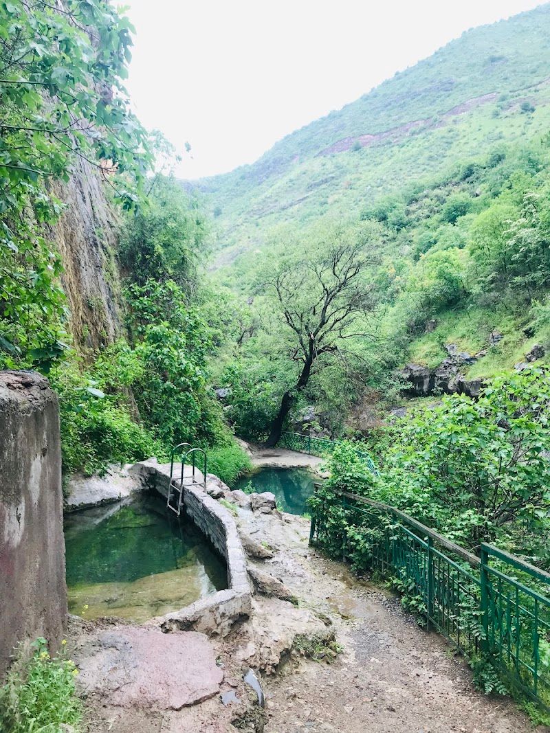 Explore the Devil's Bridge (Satani Kamurj)