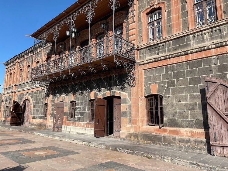 Explore the Dzitoghtsyan Museum of Social Life and National Architecture - Gyumri - Armenia