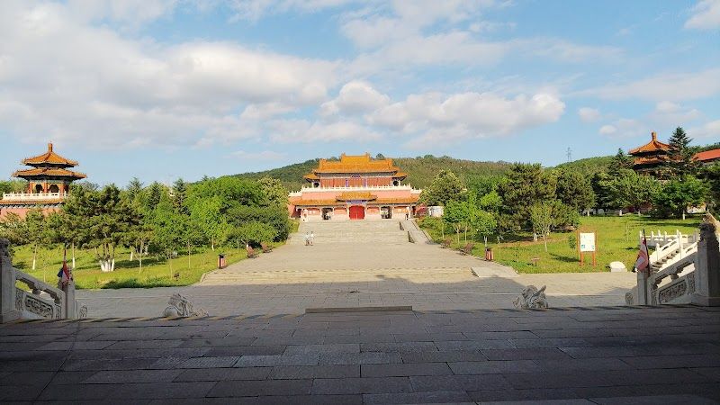 Explore Jade Buddha Garden